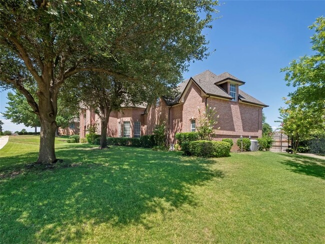Building Photo - 2210 Tarleton Dr