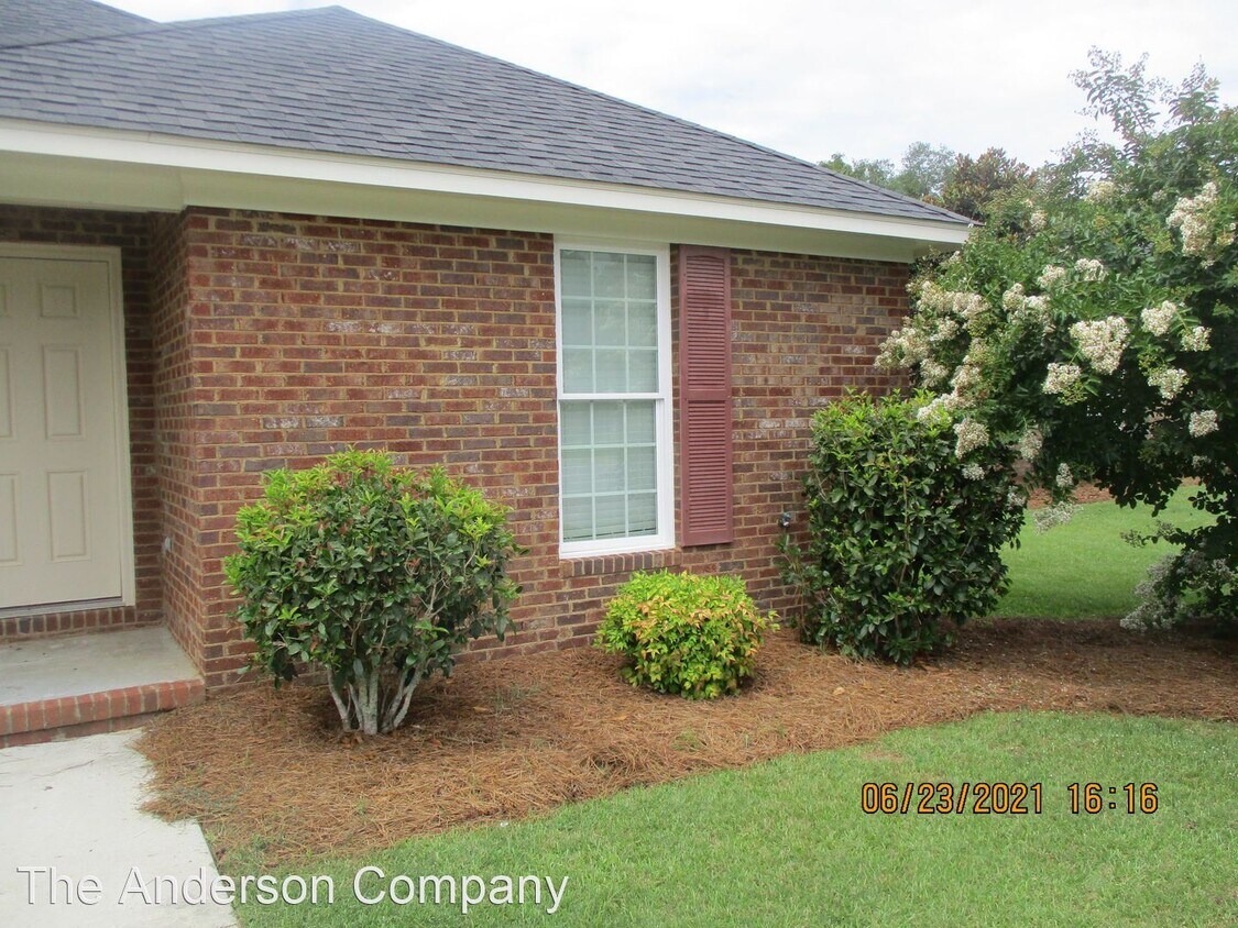 Primary Photo - 3 br, 2 bath House - 121-B Magnolia Ct.