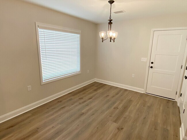 Foto del edificio - Elegant & Spacious 3BD/2BA Home in Hahira ...