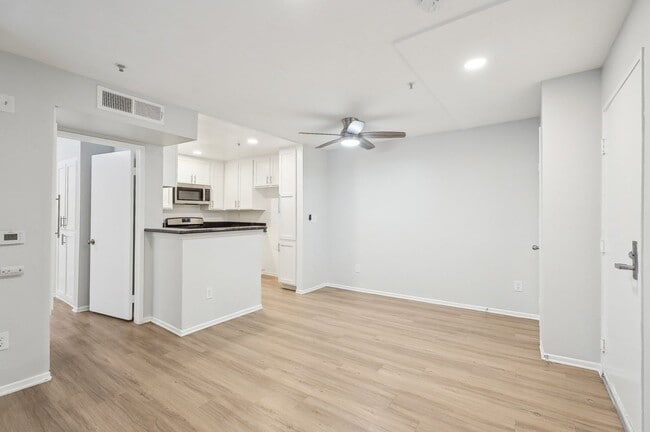 Foto del interior - 310 South Virgil Ave