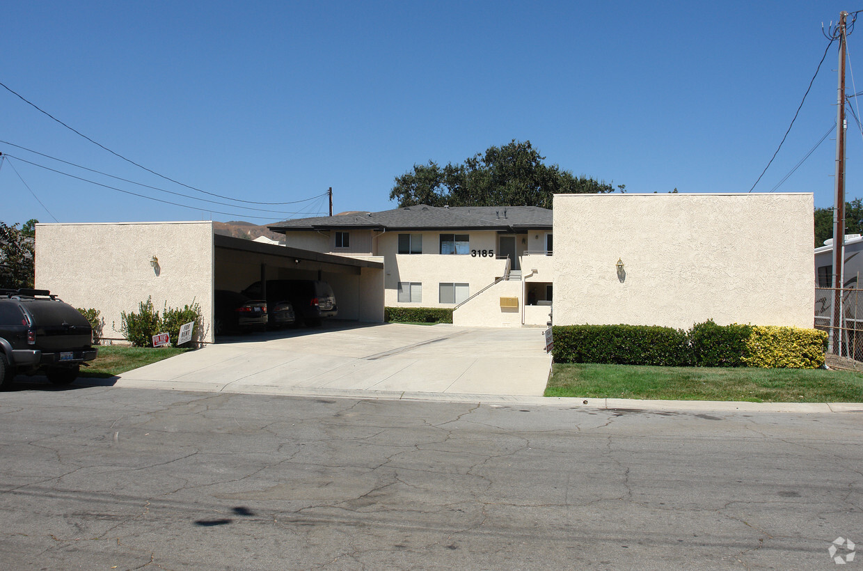 Foto del edificio - 3185 Los Robles Rd