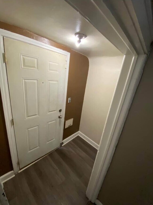 Foto del edificio - 9209 Pinehurst St