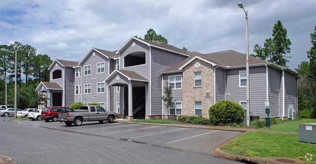 Building Photo - Pinnacle at Hammock Place