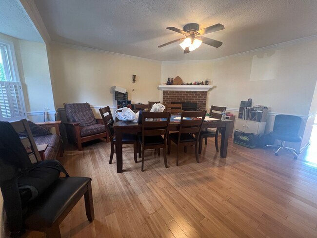 Building Photo - Rooms for Rent in Grafton
