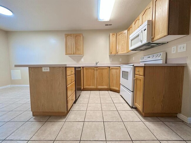 Foto del edificio - 545 W 350 N