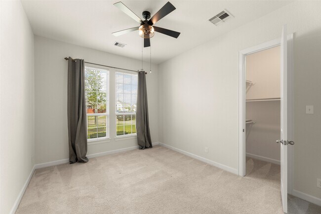 Foto del edificio - 24403 Blairburry Dr