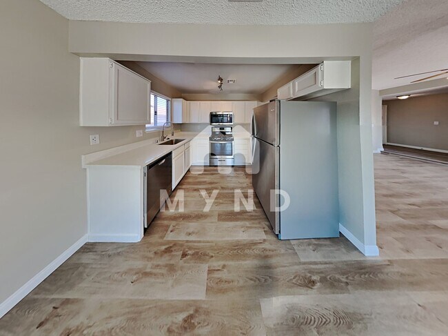 Foto del edificio - 6847 Hetherbrae Ln