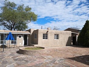 Building Photo - 1203 Agua Fria St