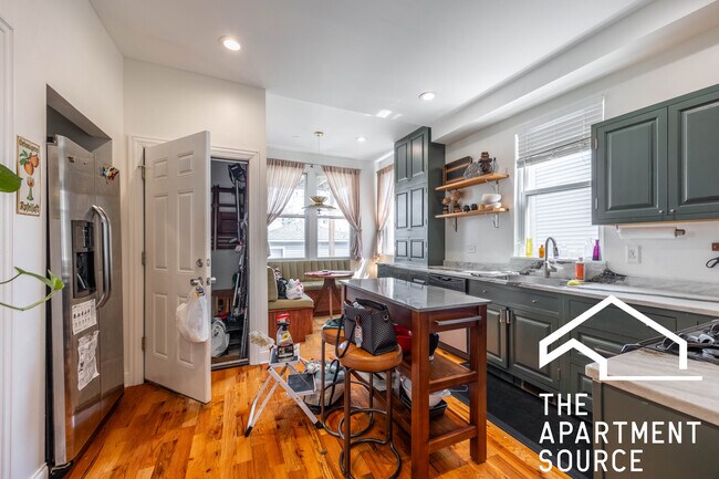 Foto del edificio - 2833 N Spaulding Ave