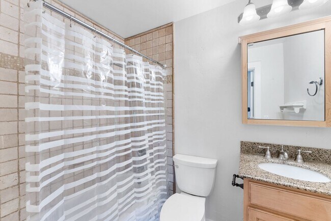 Foto del edificio - 1355 42nd Ave #2