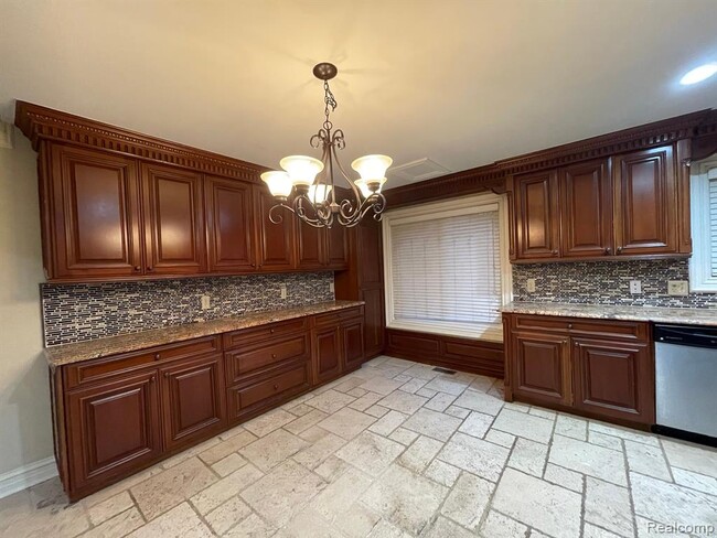 Building Photo - 39164 Blackstone Dr