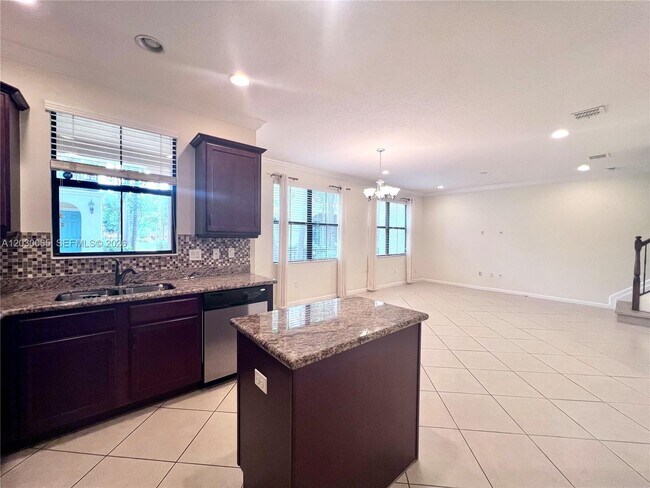 Foto del edificio - 3381 NW 125th Ave