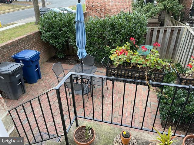 Foto del edificio - 2455 N Stevens St