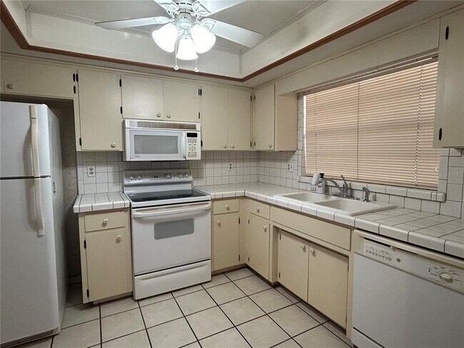 Building Photo - 2274 Firestone Pl