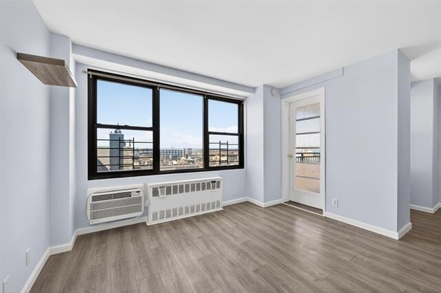 Foto del edificio - 10 Huron Ave