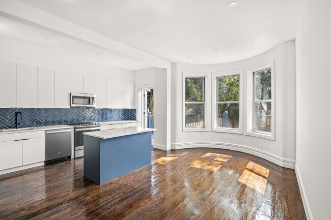 Building Photo - 6614 Stier Pl