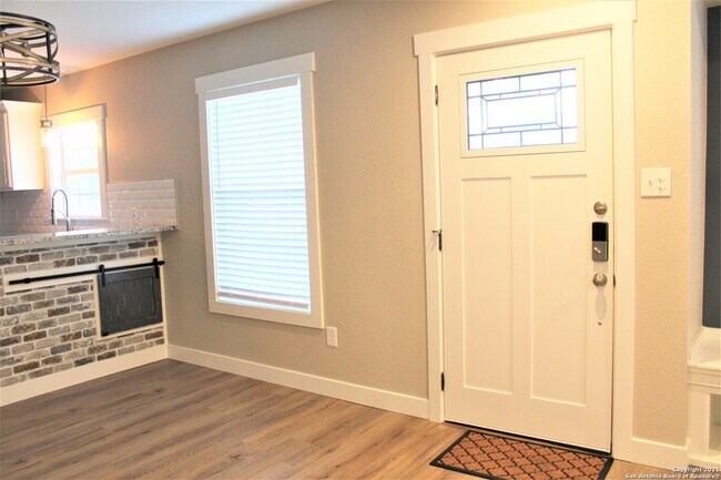 Foto del edificio - 108 Kathy Dr