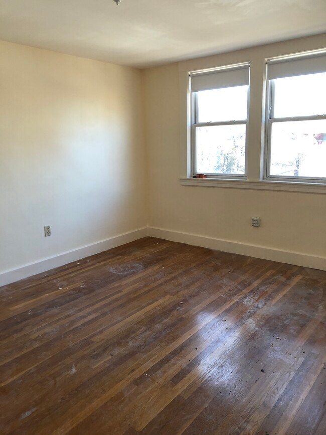 Front Bedroom - 168 North St