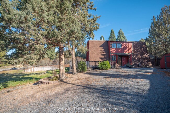 Building Photo - Chalet Style Home on the Canal in Bend!
