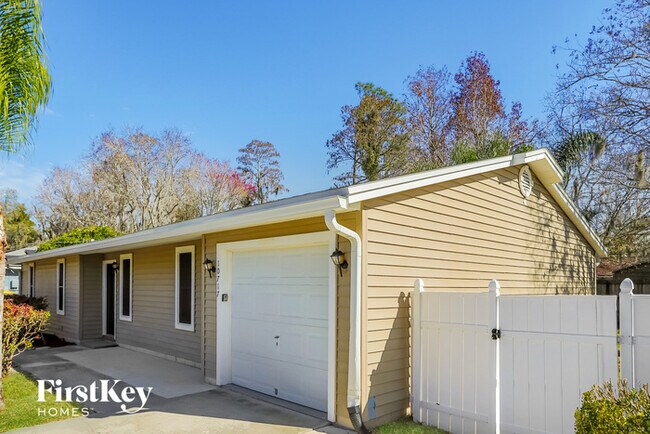Building Photo - 10717 Appaloosa Dr