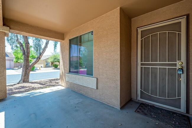 Building Photo - 4 Bedroom home for rent
