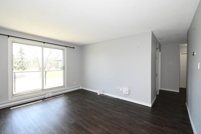 Building Photo - 4280 Quentin Ave