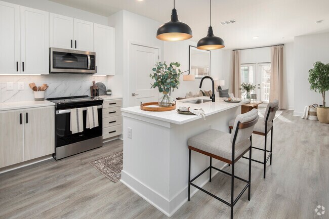 1 BR 1 BA, 819 SF - The Watts