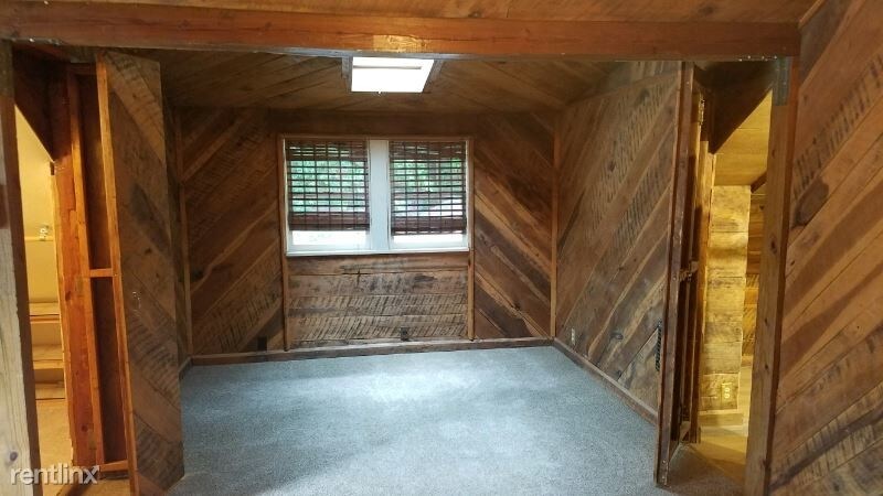 Foto principal - 2021 Greenwood Ave