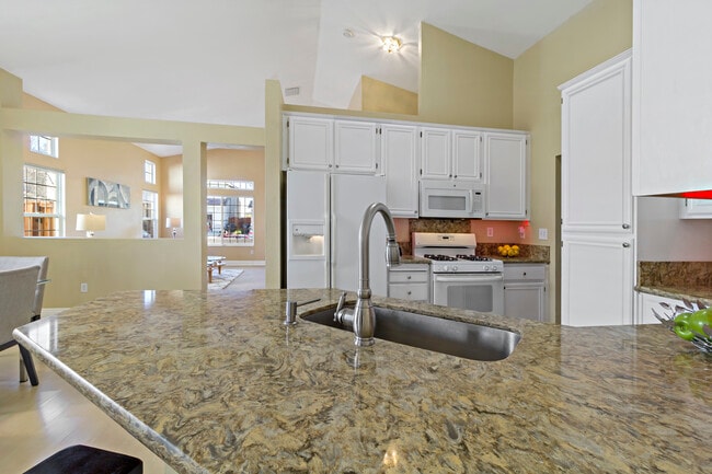 Kitchen with Fridge - 278 Havenwood Cir