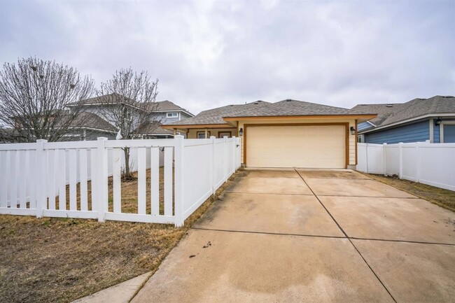 Building Photo - 18401 Tallgrass Prairie Dr