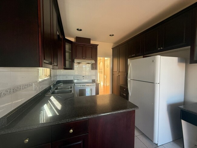 Building Photo - 4138 Inverness St