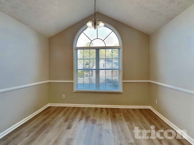 Foto del edificio - 2930 Arden Ridge Dr