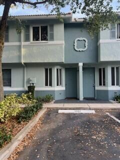 Building Photo - 1951 Gardenia Ct