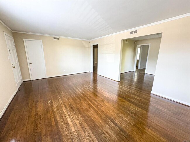 Foto del edificio - 815 Perry Hill Rd