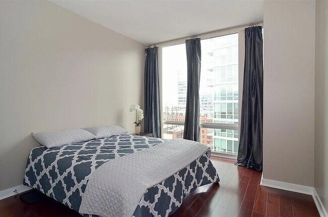 Foto del edificio - 653 N Kingsbury St