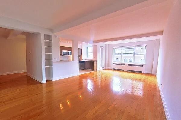 Primary Photo - 45 Park Ave