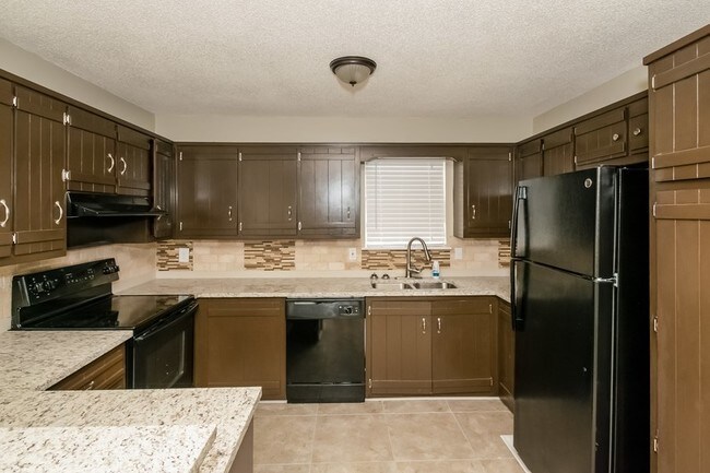 Foto del edificio - 2121 Old Springville Rd