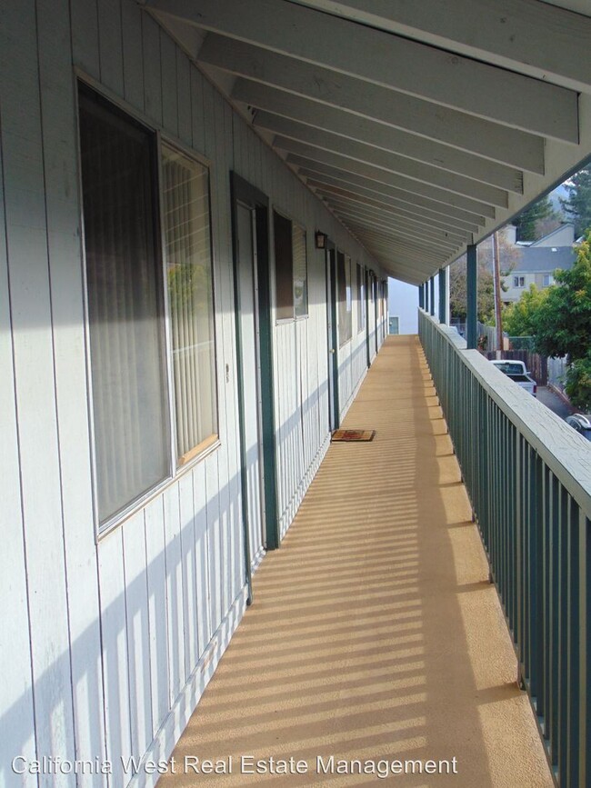 Building Photo - 3 br, 2 bath Apartment - 40 CASA STREET, #1-4