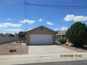 Building Photo - 3237 N Yuma St