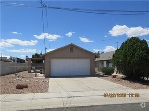 Building Photo - 3237 N Yuma St