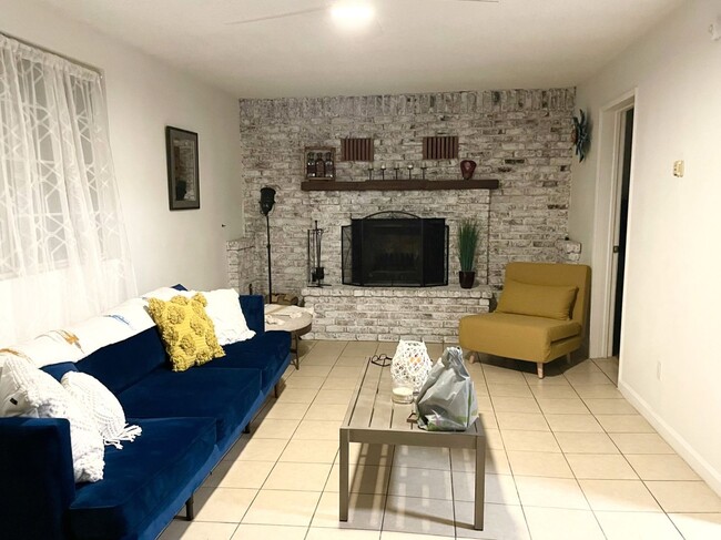 Foto del edificio - Spacious 2BD/1BA – Minutes from Joshua Tree!