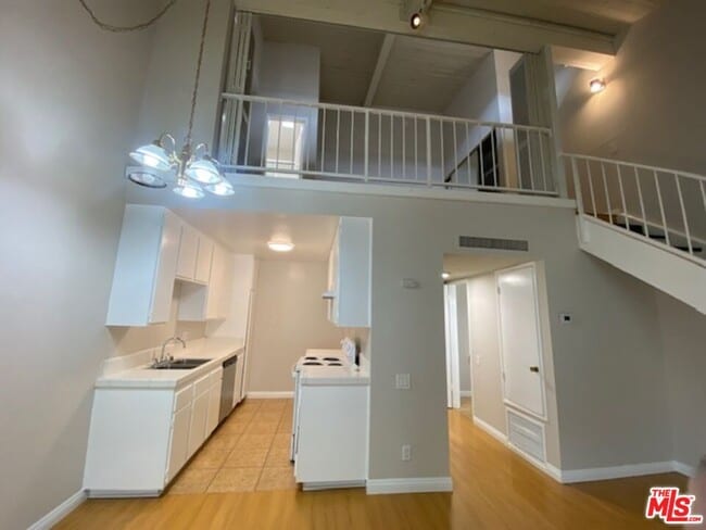 Foto del edificio - 5460 White Oak Ave