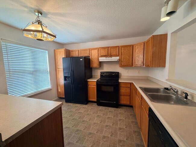 Building Photo - 615 Treyburn Lakes Way