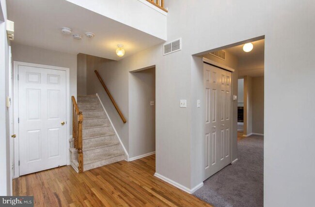 Foto del edificio - 105 Farrington Ct
