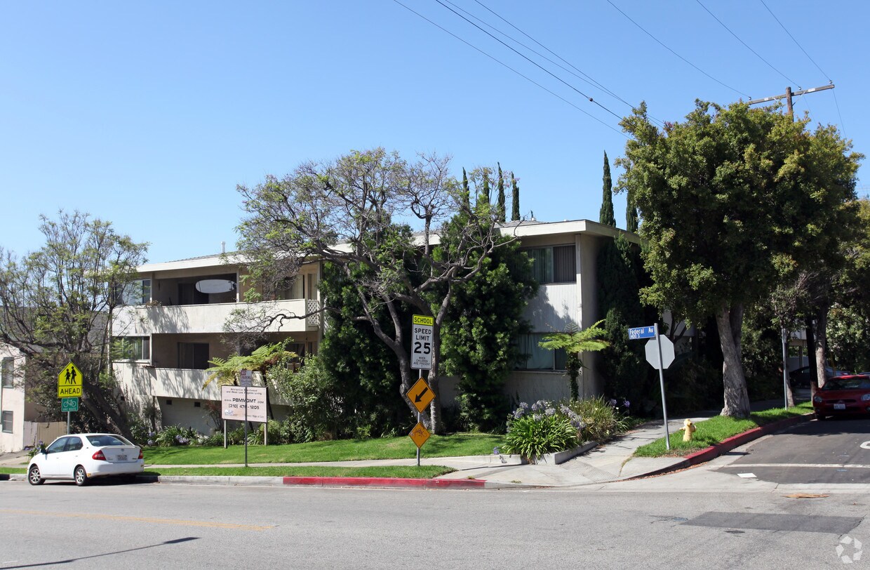 Foto principal - 11600 Rochester Ave