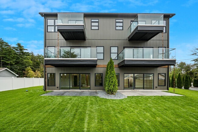 Foto del edificio - 70 Sunset Dr