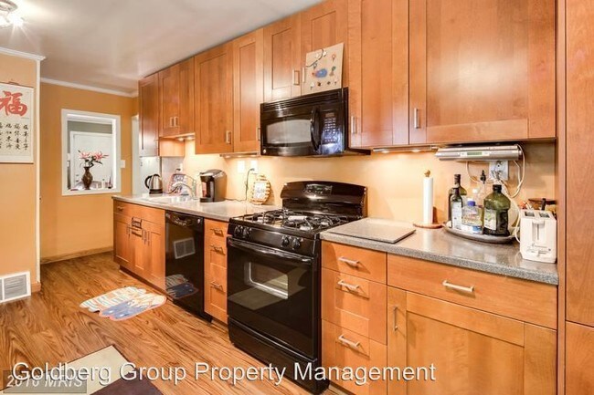 Building Photo - 12109 Dewey Rd