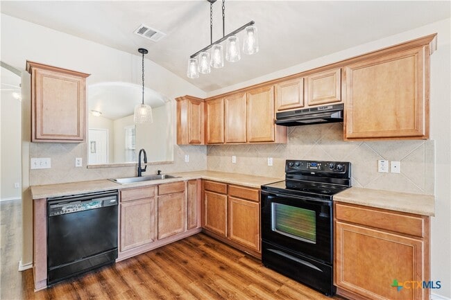 Building Photo - 9816 Tully Weary Ln