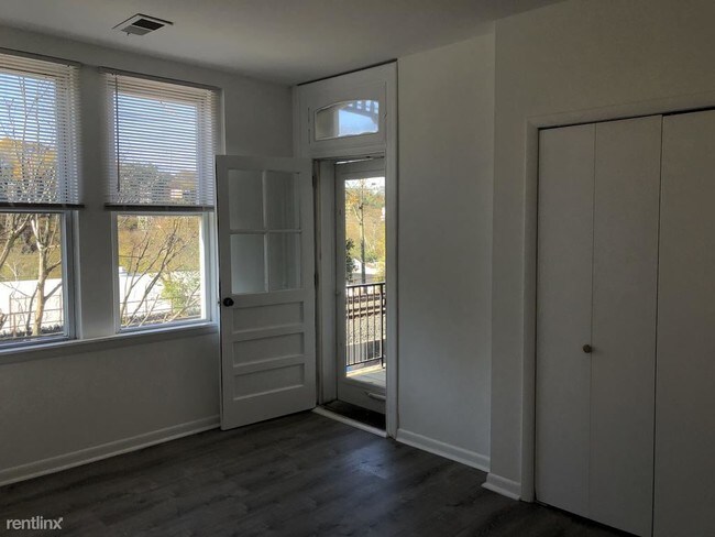 Building Photo - 4001 Cresson St