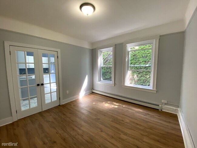 Foto del edificio - 2 br, 1 bath Apartment - 5 Morton Pl Apt 2